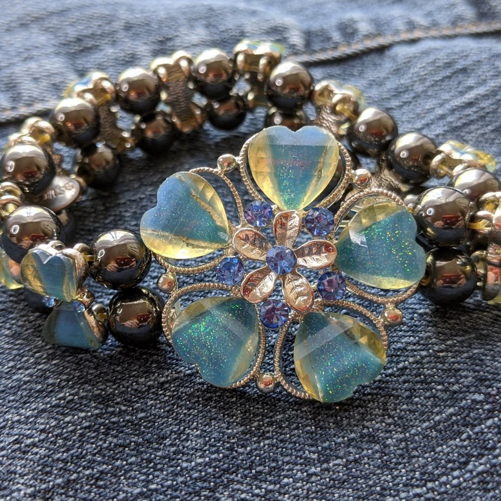 Hematite and Acrylic Flower Stretch Bracelet